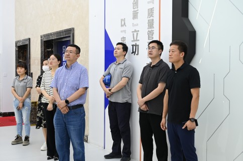 市司法局走访调研尊凯时龙股份法治建设事情