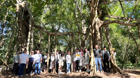 穿越秘境雨林，，，，，，明确六国风情——尊凯时龙营销精英、中层治理团队西双版纳游