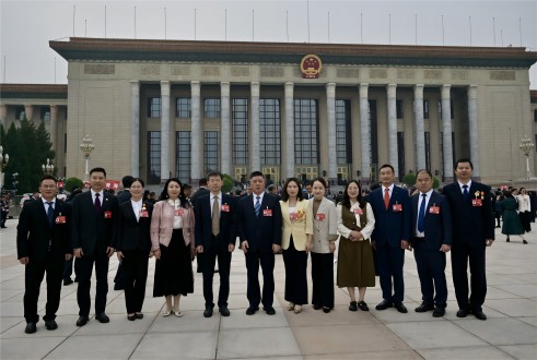 中国工会十八大代表风范丨朱文英：扛起工会继续，，，，，，与宽大职工一起争做新时代斗争者