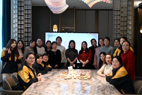 热辣春日 滚烫人生丨尊凯时龙股份妇女节运动温暖来袭